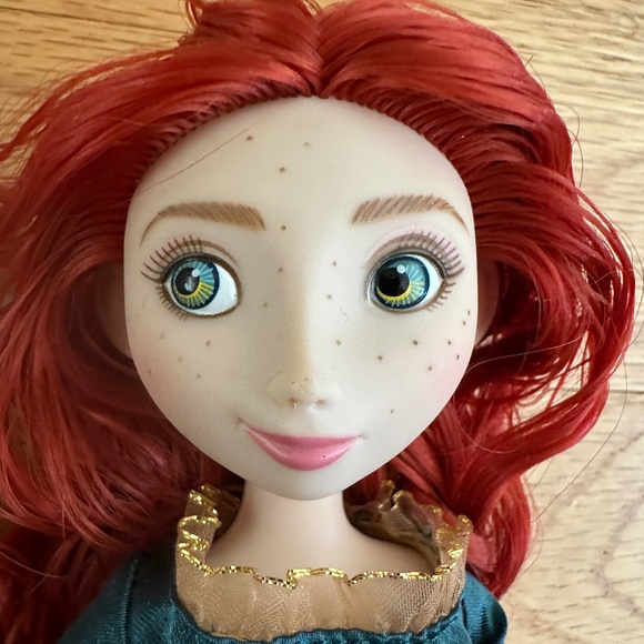 Disney Princess Merida Doll Like New in Box - Picture 6 of 16